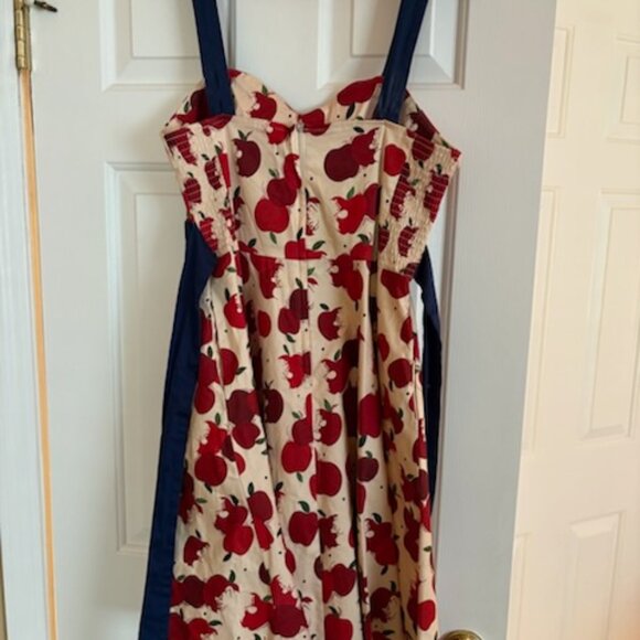 Disney Parks Snow White Poison Apple Dress Seven Dwarfs Size Large RARE - Picture 9 of 13